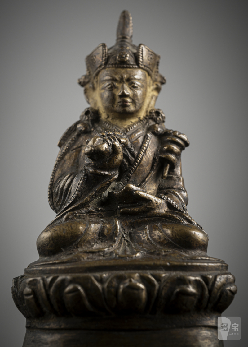 A BRONZE FIGURE OF PADMASAMBHAVA - 图3